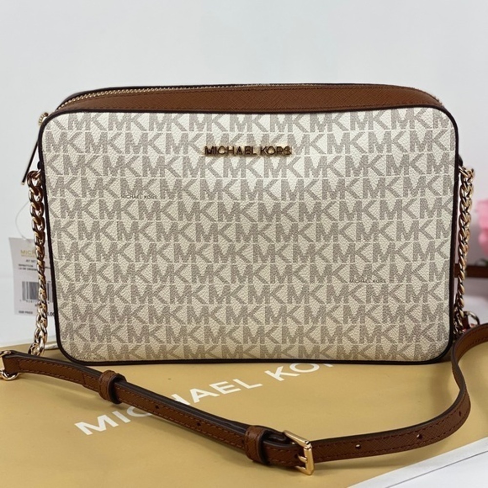 ❤️Michael Kors LG EW Crossbody Bag Vanilla
